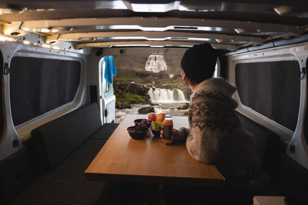 Rent Campervans Keflavík Exteriör bild